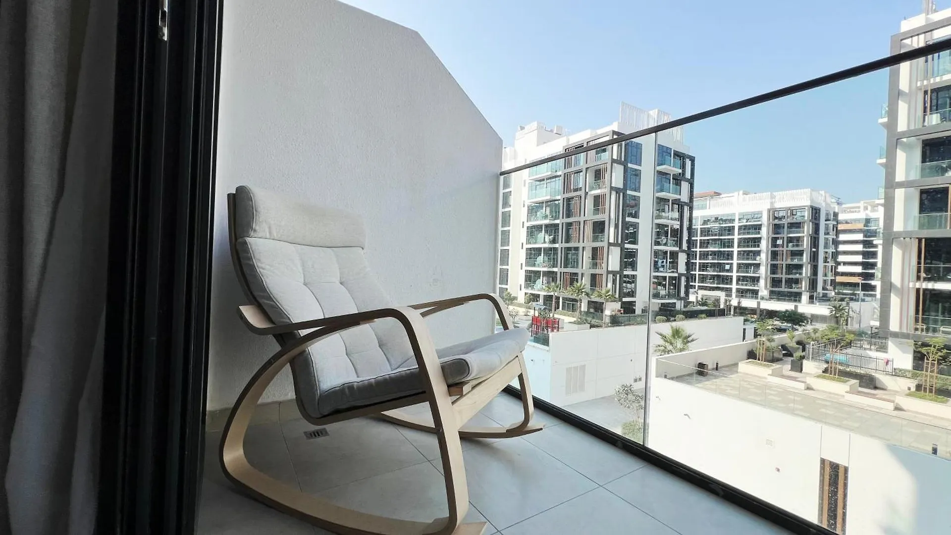 Daire Studio In Azizi Riviera 10 Mins To Downtown Dubai