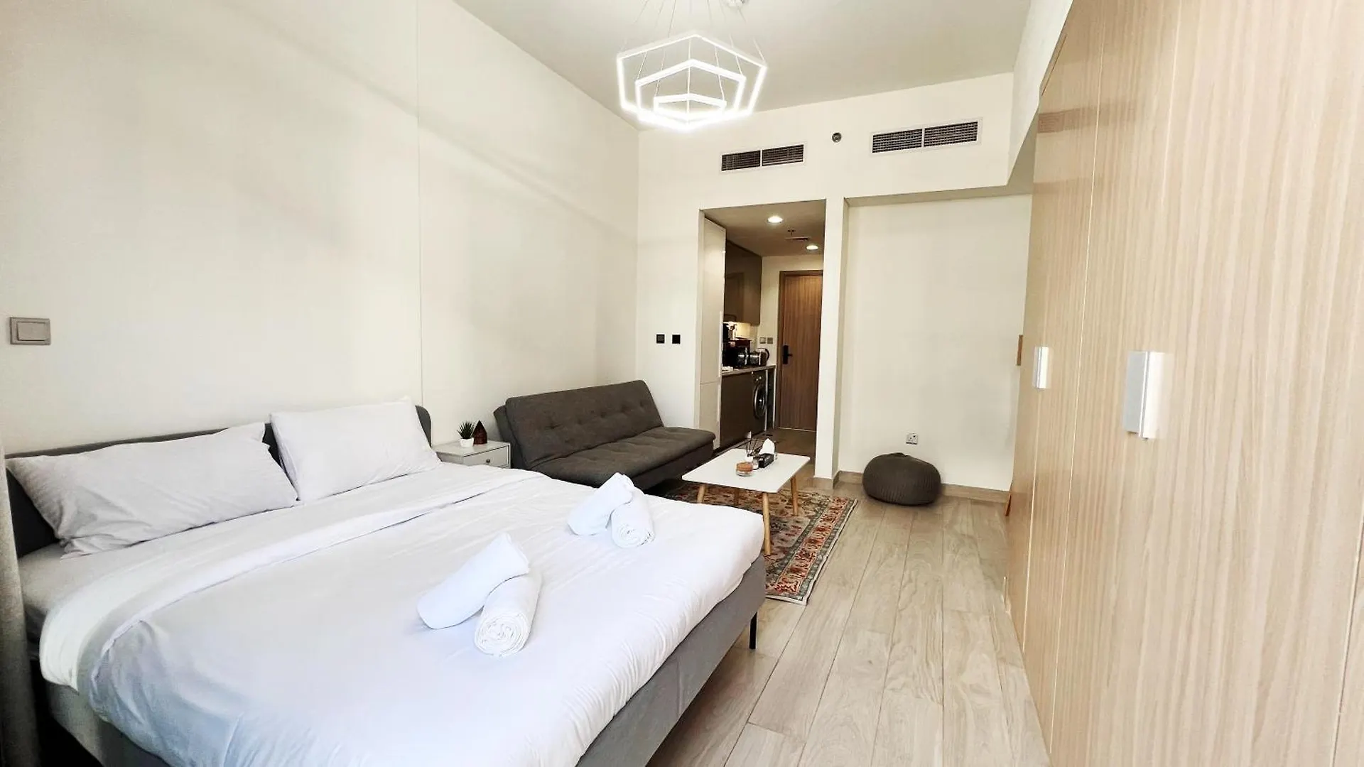 Studio In Azizi Riviera 10 Mins To Downtown Dubai